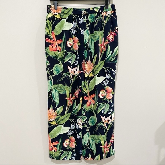 CHICO’S Floral Print Wide Leg Soft Crops Pants Lightweight Pockets Size .5 US 6 - Picture 7 of 12